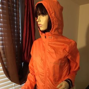 Lightweight windbreaker jacket